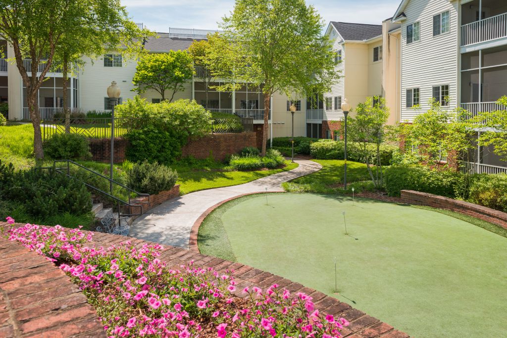 The grounds of Lake Pointe Landing community