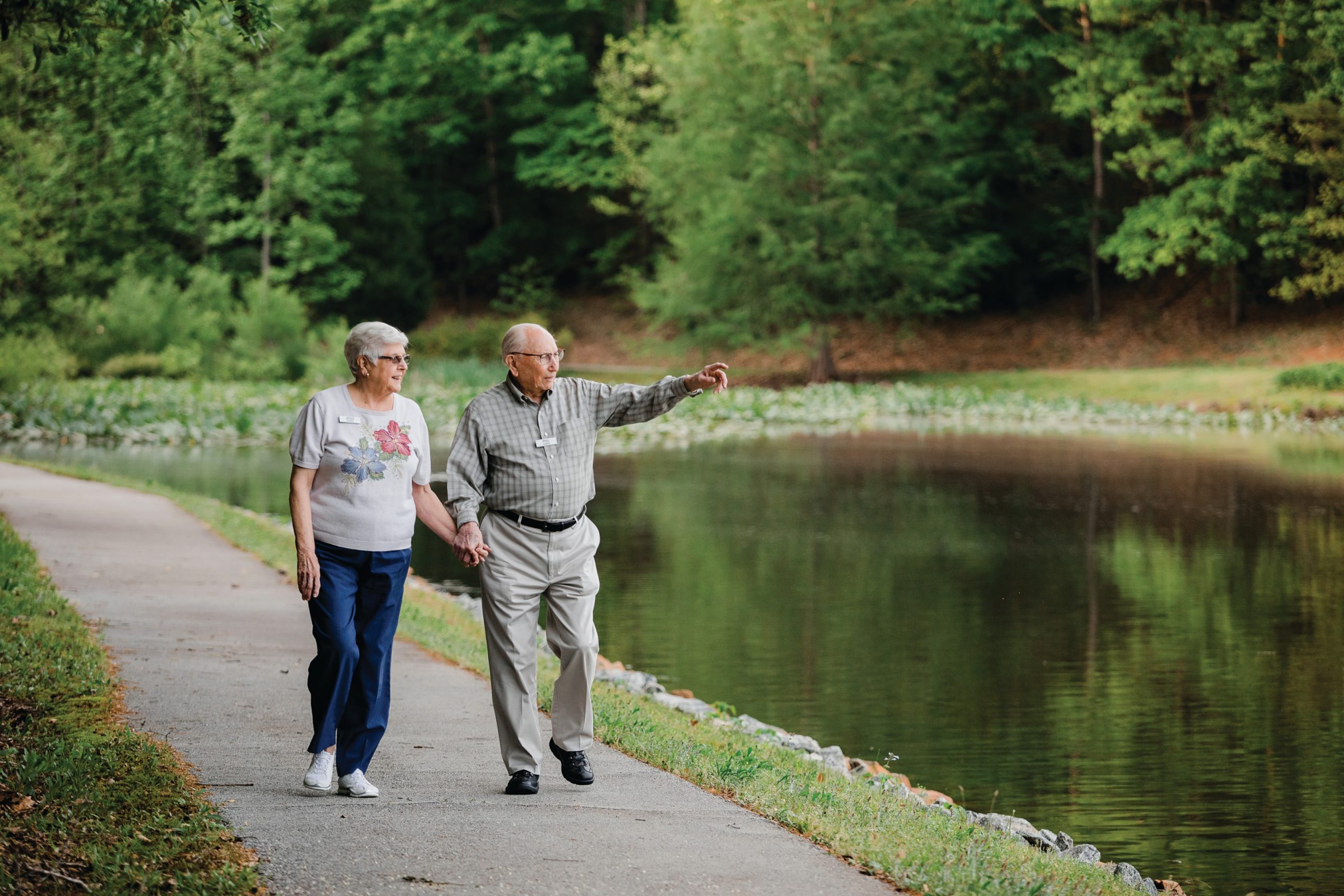 Retirees at Tryon Estates exploring new places during their travels.